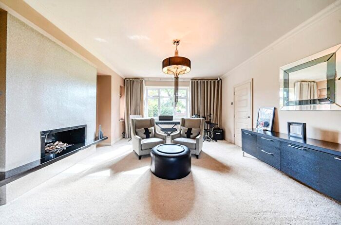 5 Bedroom Detached House For Sale In Mainway, Alkrington, Middleton, Manchester, M24