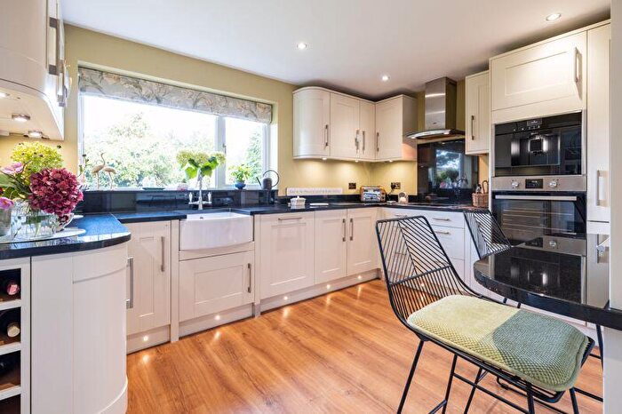 4 Bedroom Detached House For Sale In Elmers Park, Bletchley, Milton Keynes, MK3
