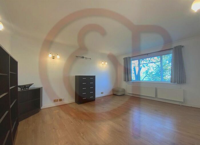 2 Bedroom Flat To Rent In Chatsworth Road, Ealing, W5
