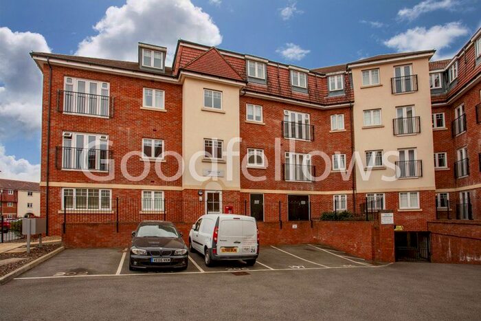 1 Bedroom Flat To Rent In Schoolgate Drive, Morden, SM4