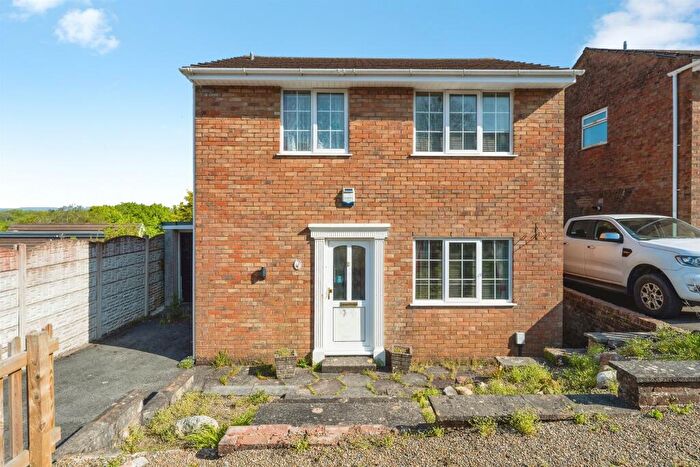 3 Bedroom Detached House For Sale In Camrose Drive, Waunarlwydd, Swansea, SA5