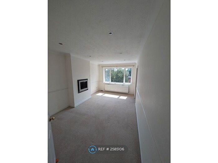 1 Bedroom Maisonette To Rent In Lane Croft, Sutton Coldfield, B76