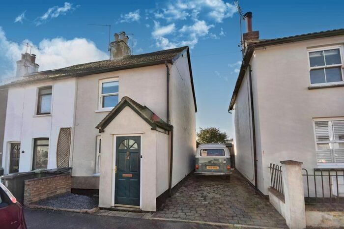 2 Bedroom End Of Terrace House To Rent In Littlefield Road, Alton, GU34