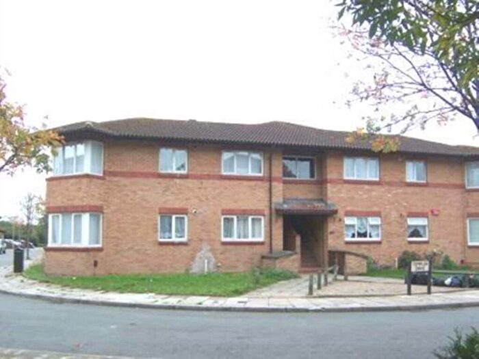 1 Bedroom Apartment To Rent In Templar Drive, Thamesmead, SE28