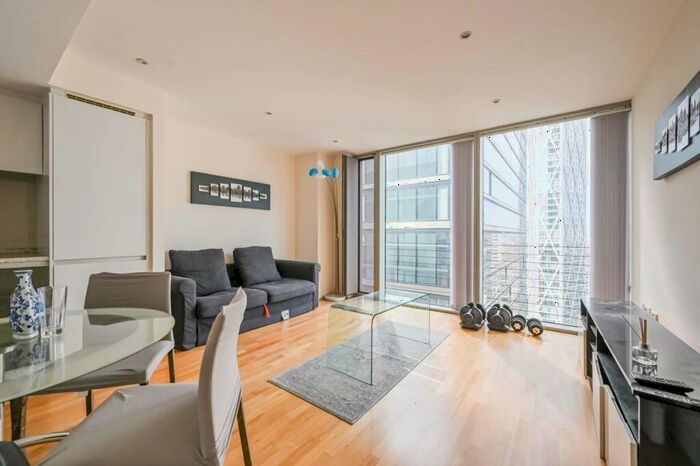 1 Bedroom Flat To Rent In Landmark West Tower, Canary Wharf, London, E14