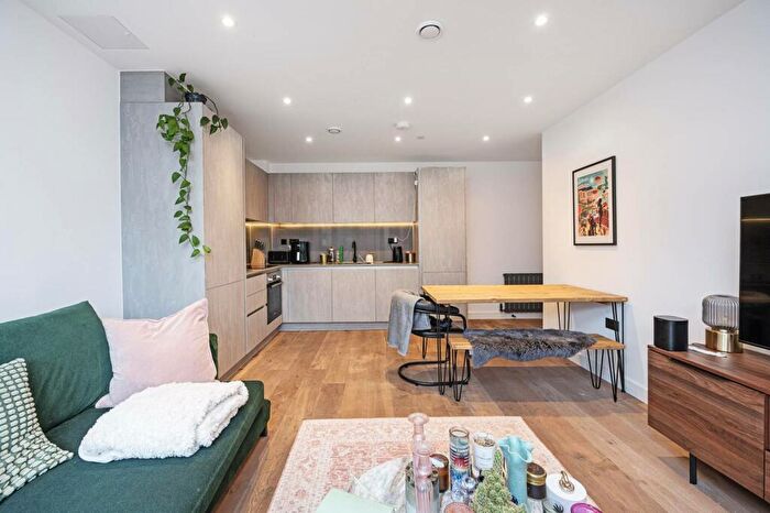 1 Bedroom Flat To Rent In Jubilee Street, Tower Hamlets, London, E1