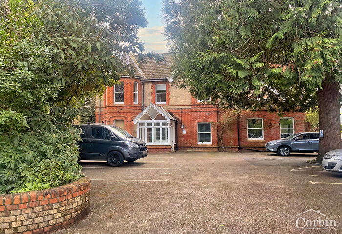 2 Bedroom Apartment To Rent In Holly Lodge, Bournemouth, Dorset, BH1