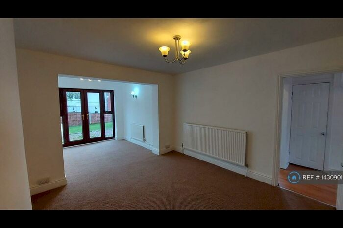 3 Bedroom Semi-Detached House To Rent In Ellbourne Road, Manchester, M9