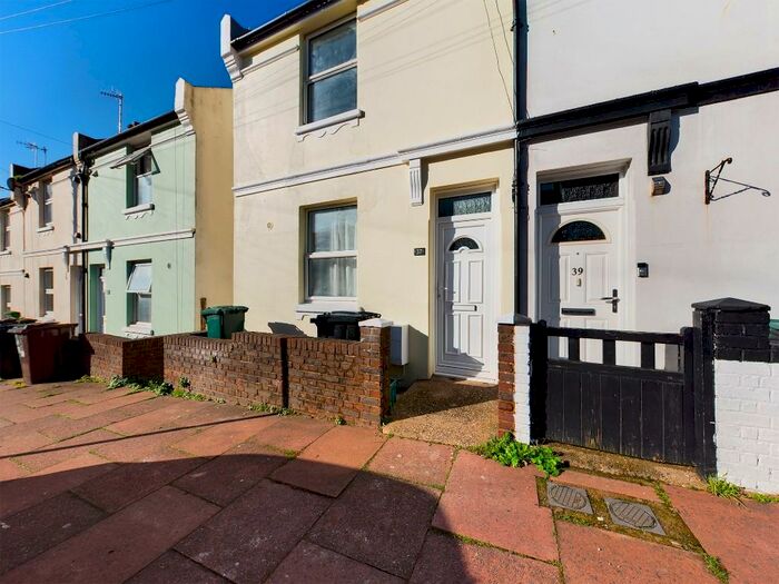 2 Bedroom Terraced House To Rent In Dewe Road, BN2