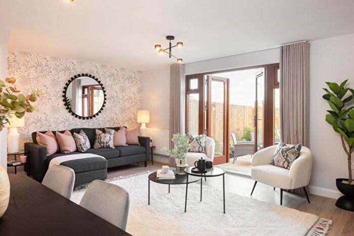 3 Bedroom Semi-Detached House For Sale In Fig Tree Lane, Walberton, BN18