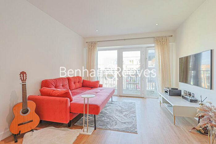 2 Bedroom Apartment To Rent In Beaufort Square, Beaufort Park, NW9