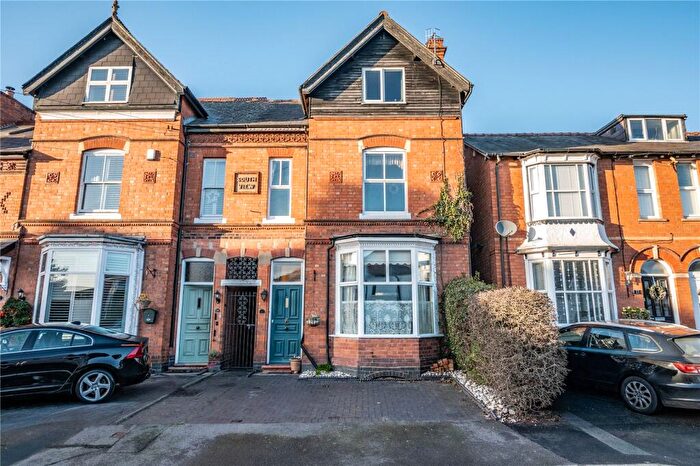 4 Bedroom End Of Terrace House For Sale In Victoria Road, Bromsgrove, Worcestershire, B61
