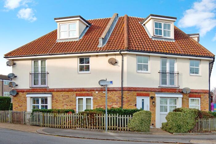 2 Bedroom Flat For Sale In Ness Road, Shoeburyness, Southend-on-Sea, Essex, SS3