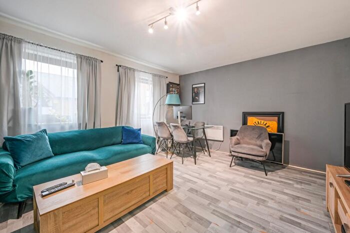 1 Bedroom Flat For Sale In Horseferry Road, London, E14