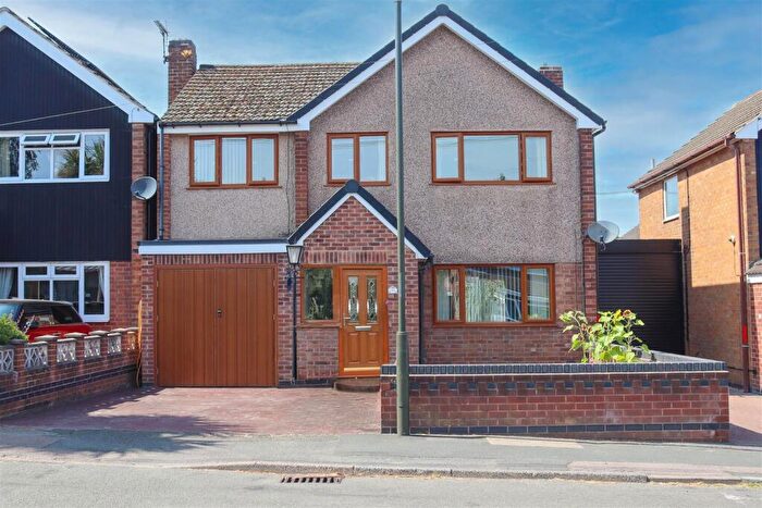 4 Bedroom Detached House For Sale In Park Road, Ilkeston, DE7