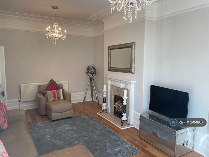 2 Bedroom Flat To Rent In Cathedral Road, Cardiff, CF11
