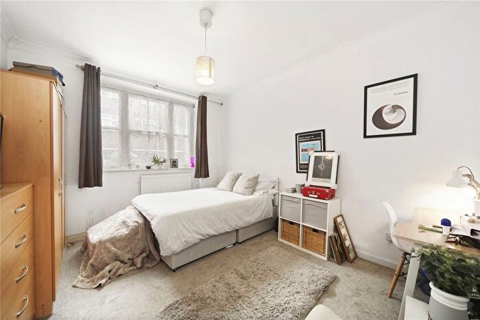 3 Bedroom Flat To Rent In Blomfield Court, London, W9
