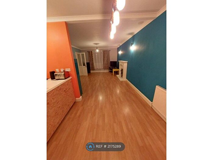 3 Bedroom Terraced House To Rent In Templars Field, Coventry, CV4