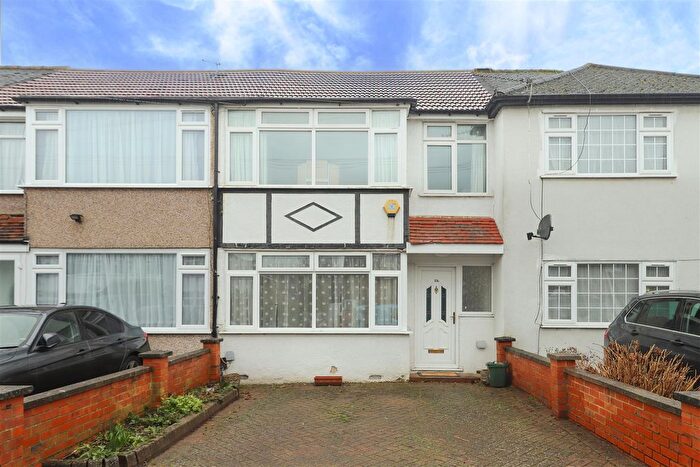 3 Bedroom Terraced House For Sale In Midhurst Gardens, Hillingdon, UB10