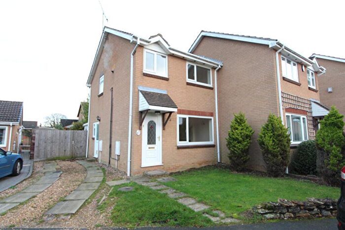 3 Bedroom Semi Detached House For Sale In Magnolia Drive, Lutterworth, LE17