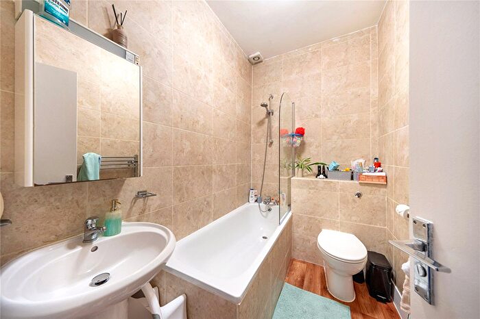 1 Bedroom Flat For Sale In Dukes Avenue, Muswell Hill, London, N10