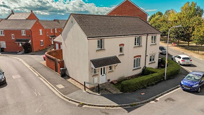 3 Bedroom Semi-Detached House For Sale In Kent Avenue, West Wick, Weston-Super-Mare, BS24