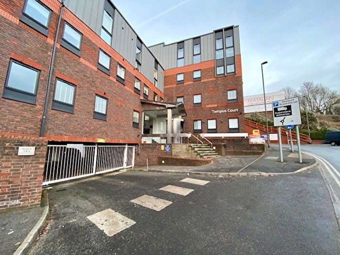 1 Bedroom Flat To Rent In Bellfield Road, Downley, High Wycombe, HP13