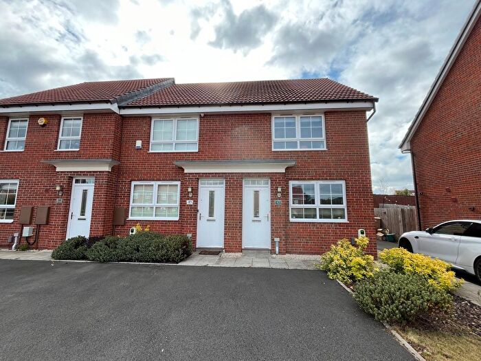 2 Bedroom Property To Rent In Eden Road, Warwick, CV34