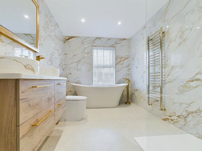 3 Bedroom Duplex To Rent In South Drive, Harrogate, HG2