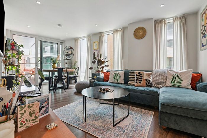 1 Bedroom Flat To Rent In Broomhill Road, West Hill, SW18