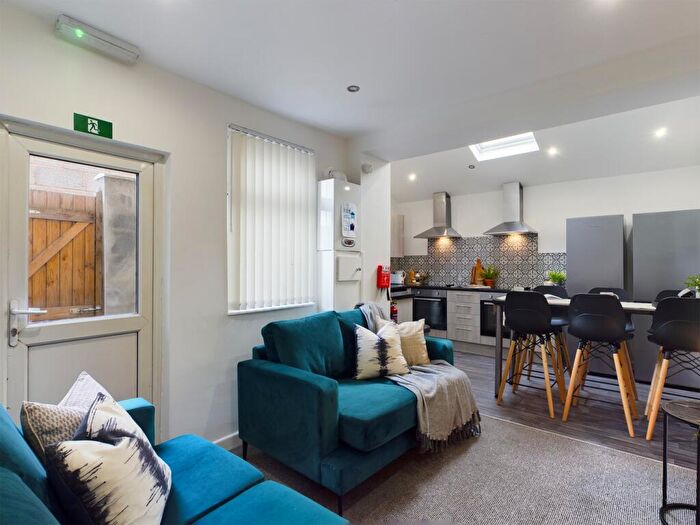 6 Bedroom House To Rent In Empress Road, Liverpool, L7