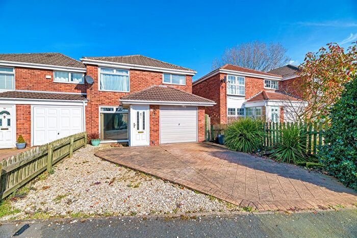 3 Bedroom Semi-Detached House For Sale In Farmdale Drive, Elton, Chester, CH2