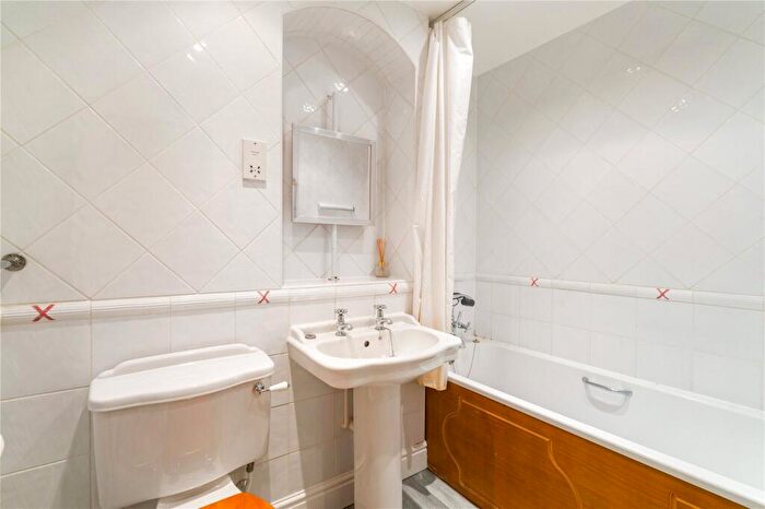 2 Bedroom Apartment To Rent In Randolph House, Hernes Road, Oxford, OX2