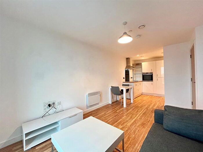 1 Bedroom Flat For Sale In Michigan Tower, Media City, Michigan Avenue, M50