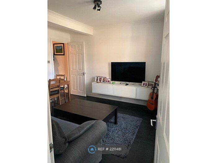 1 Bedroom Flat To Rent In Woodville Road, Thornton Heath, CR7
