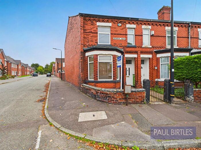 3 Bedroom End Of Terrace House For Sale In Derwent Road, Stretford, Manchester, M32