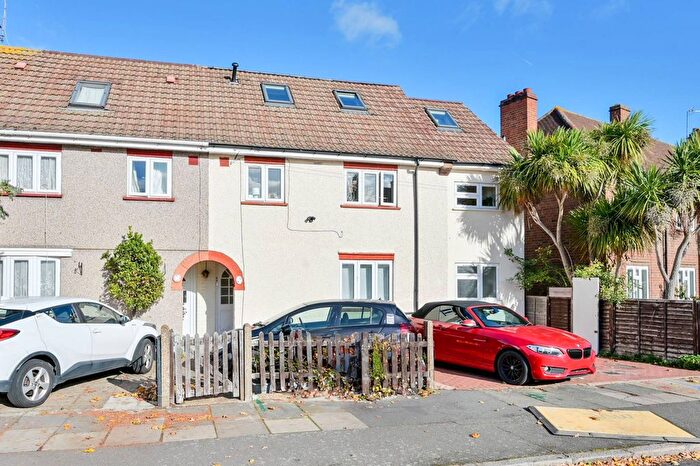 2 Bedroom Flat To Rent In Crowther Avenue, South Ealing, Brentford, TW8