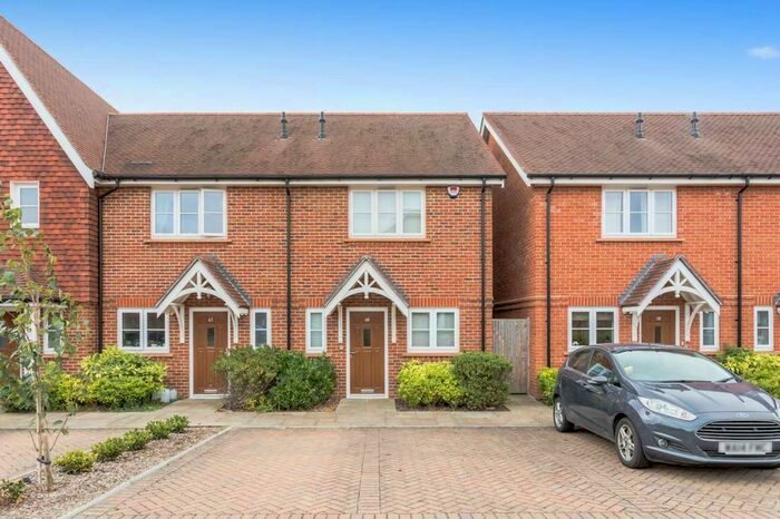 2 Bedroom End Of Terrace House To Rent In Highwood Crescent, Horsham, RH12