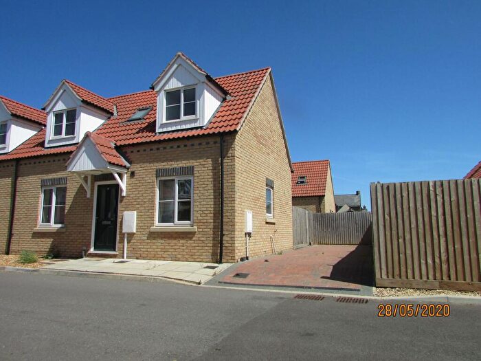 2 Bedroom Semi-Detached House To Rent In Belle Vue Close, Holbeach, PE12