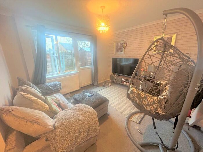 1 Bedroom End Of Terrace House For Sale In Celia Close, Waterlooville, PO7