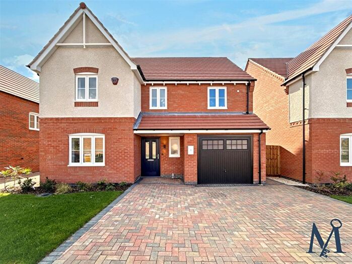 4 Bedroom Detached House For Sale In Grange Meadows, Hugglescote, Coalville, LE67