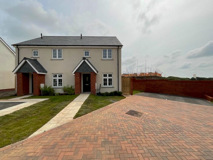 3 Bedroom Semi-Detached House To Rent In Dreys Road, Bude, Cornwall, EX23