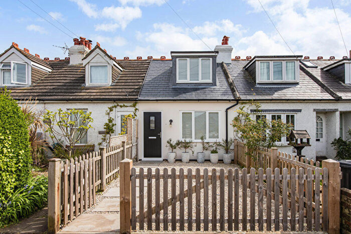 2 Bedroom Terraced House For Sale In Thorney Road, Emsworth, PO10