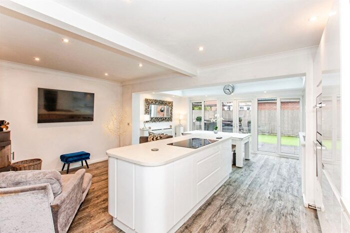 5 Bedroom Detached House For Sale In Orchid Fare, Highfields Caldecote, Cambridge, CB23