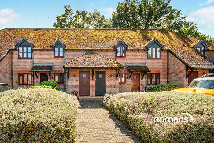 2 Bedroom Flat To Rent In Reading Road, Eversley, Hook, RG27