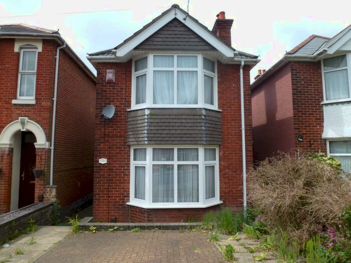 3 Bedroom Detached House To Rent In Hillside Avenue, Bitterne Park, SO18