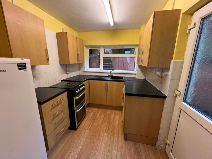 3 Bedroom Terraced House For Sale In High Street, Mountain Ash - Mountain Ash, CF45