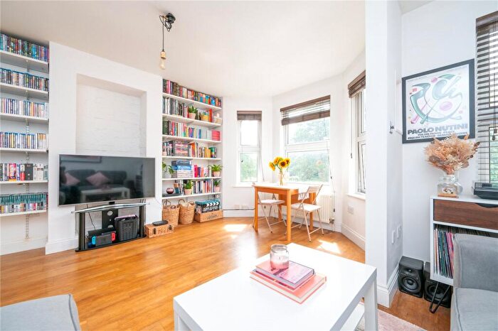 1 Bedroom Flat For Sale In Hatfield Road, St. Albans, Hertfordshire, AL1