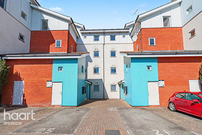2 Bedroom Apartment For Sale In Fen Bight Circle, Ipswich, IP3