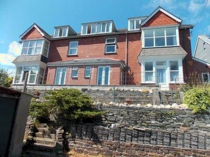 2 Bedroom Flat To Rent In Dutson Road, Launceston, PL15